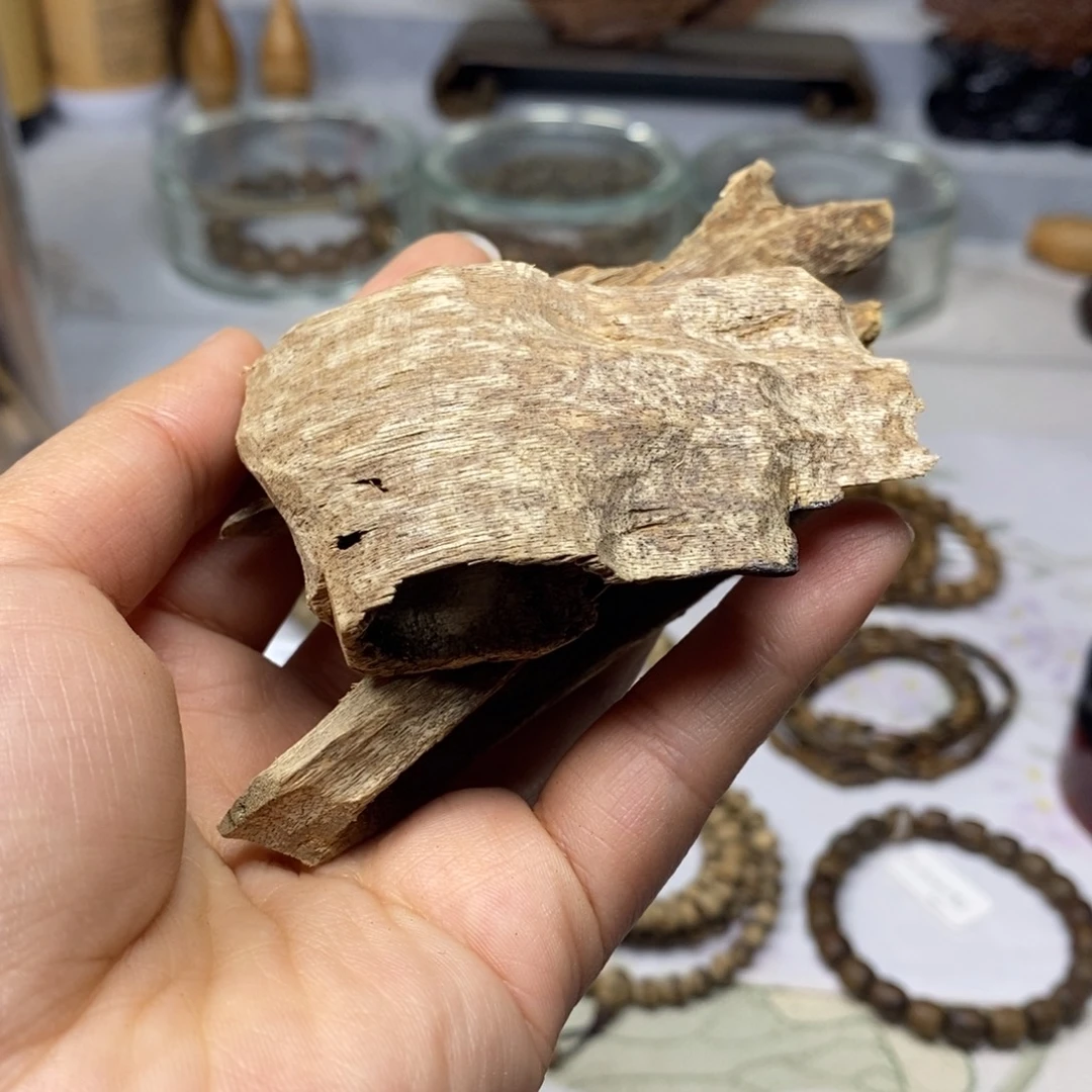 沉香碎屑沉香芽庄黑油壳料 10克