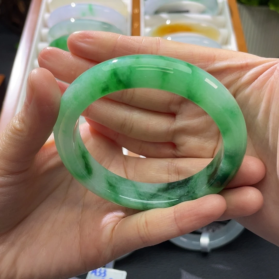 翡翠未镶嵌手镯56.3辣阳绿