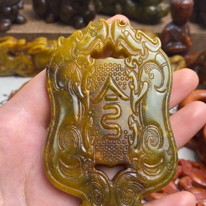 蛇纹石玉未镶嵌颈饰13