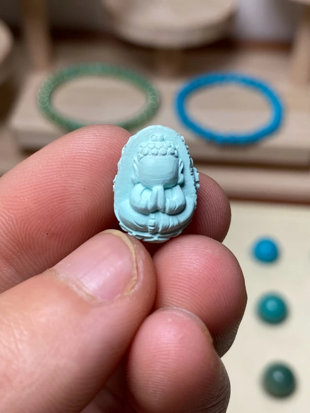 原矿绿松石雕刻无相宝宝佛，哑光款，细节尺寸图片后方有