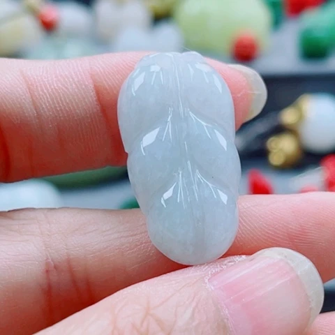 翡翠未镶嵌颈饰多样性发货一件