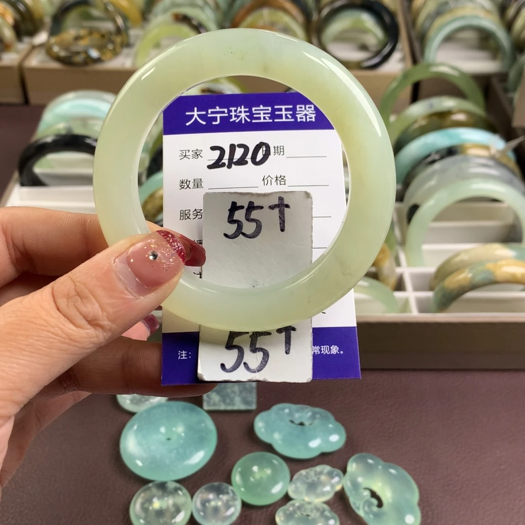 蛇纹石玉手镯未镶嵌2120