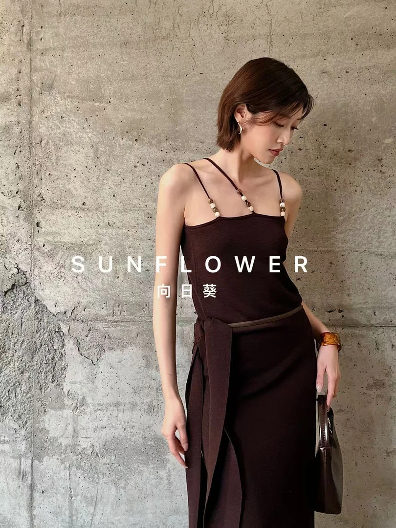 SUN FLOWER（8025#福）小众设计感珠珠修身吊带（衣长56）