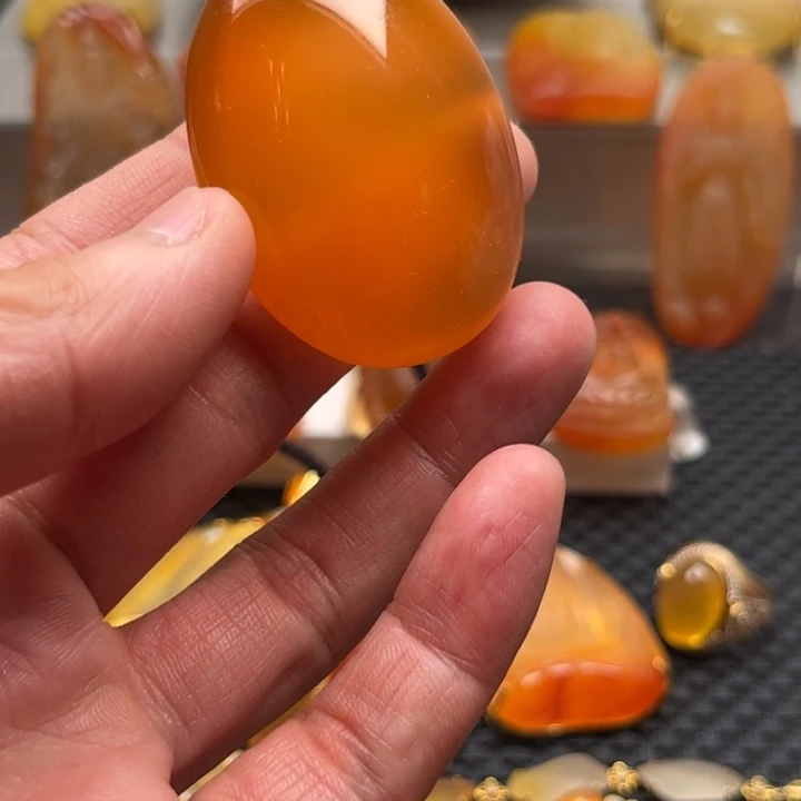 石英质玉颈饰未镶嵌为**狂