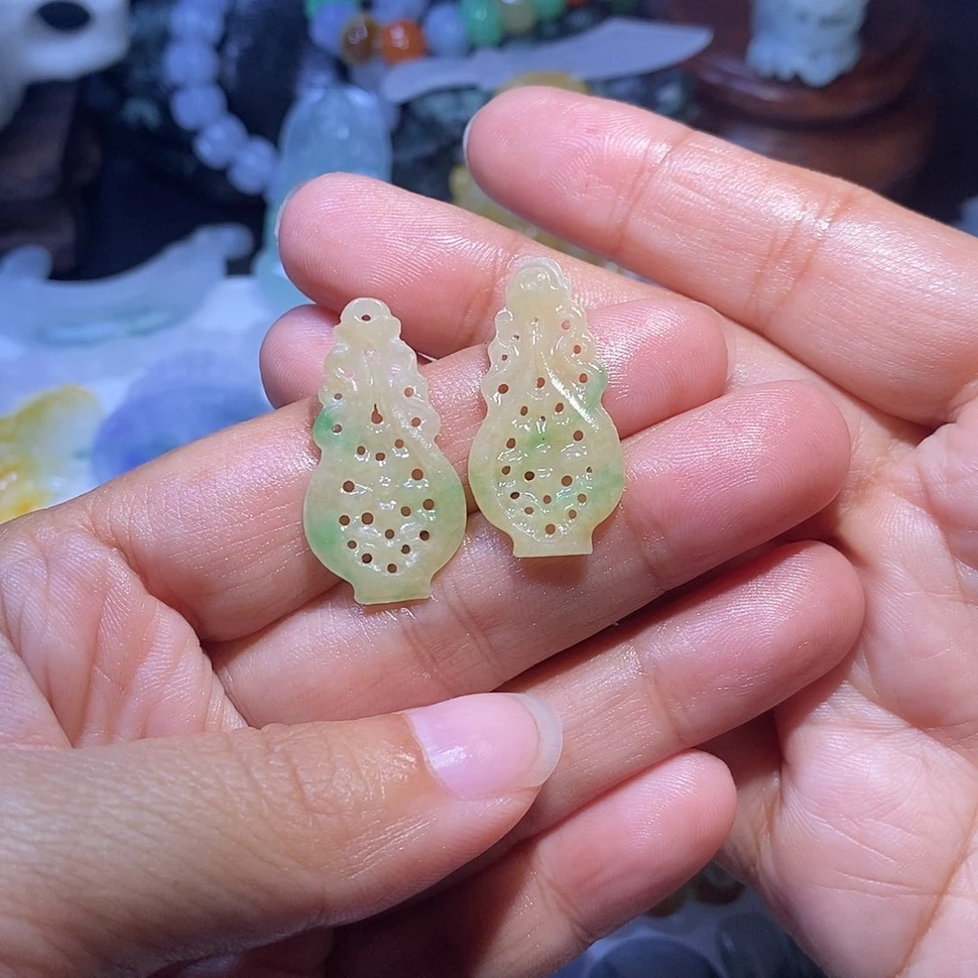 定制翡翠未镶嵌一对