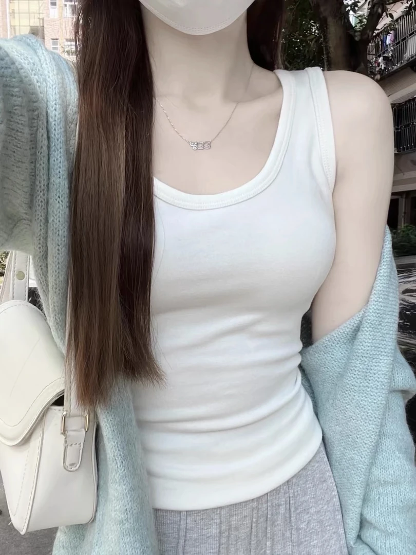 「阿男Anna」方领美背   白色带胸垫超遮副乳百搭小背心