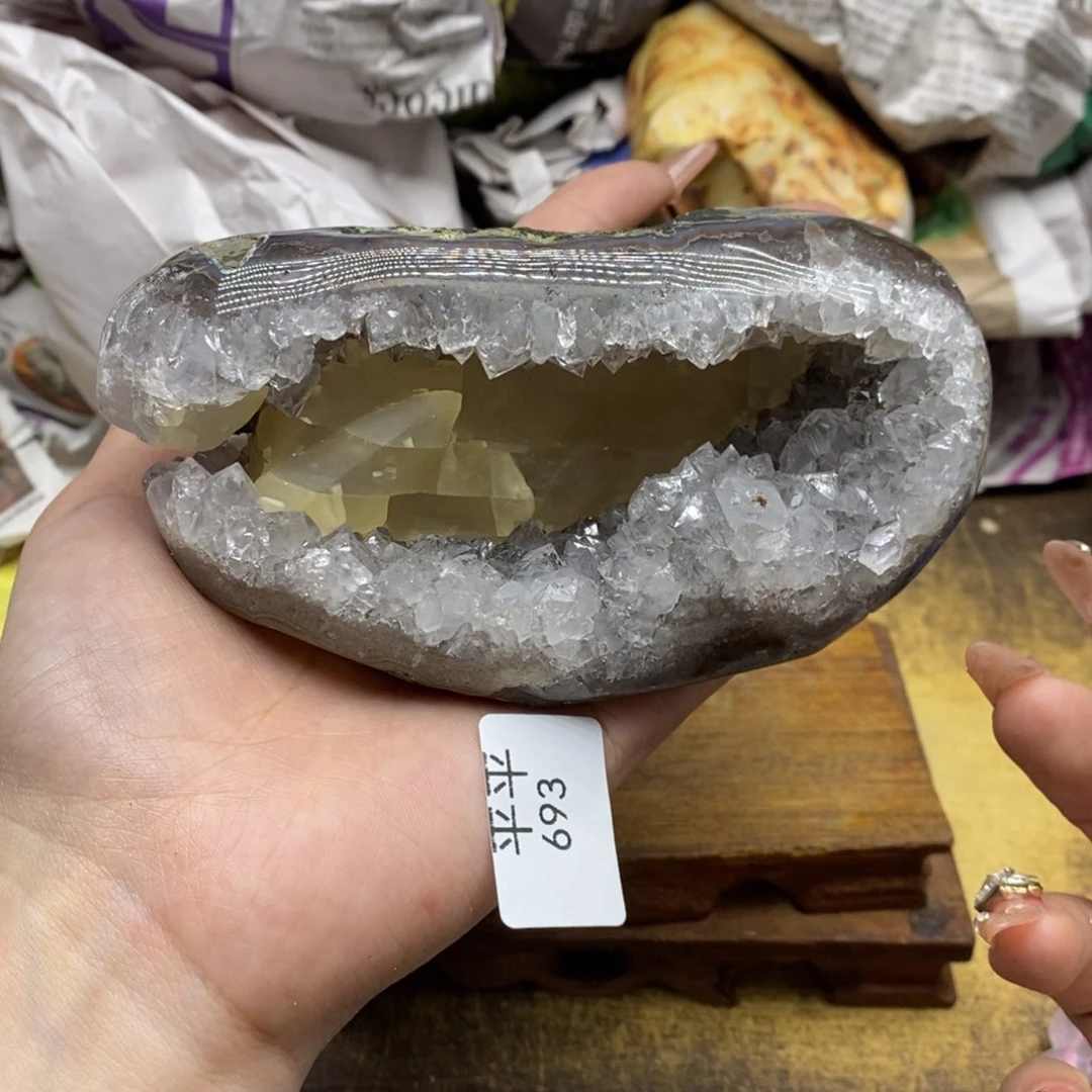 紫晶乌拉圭未镶嵌