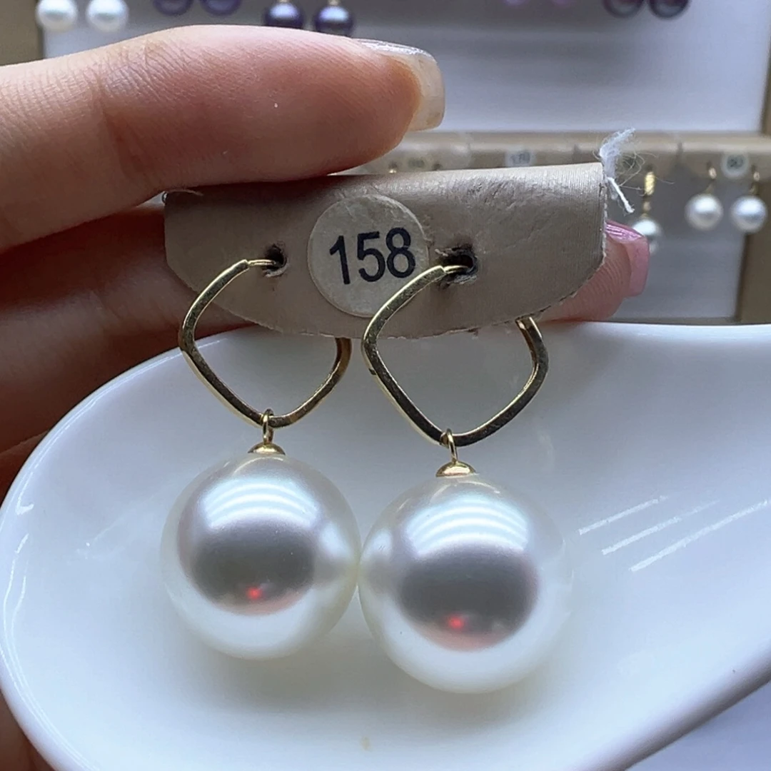18K金镶嵌淡水珍珠耳饰