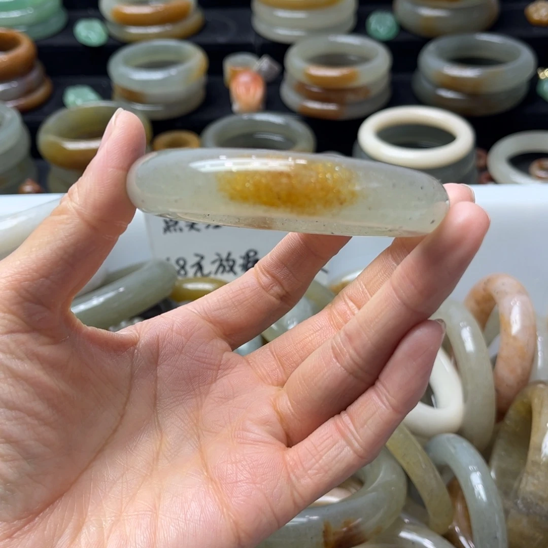 *****石英质玉未镶嵌手镯