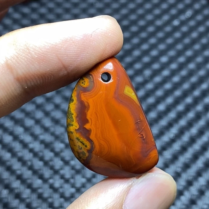 玛瑙/玉髓颈饰未镶嵌城**空