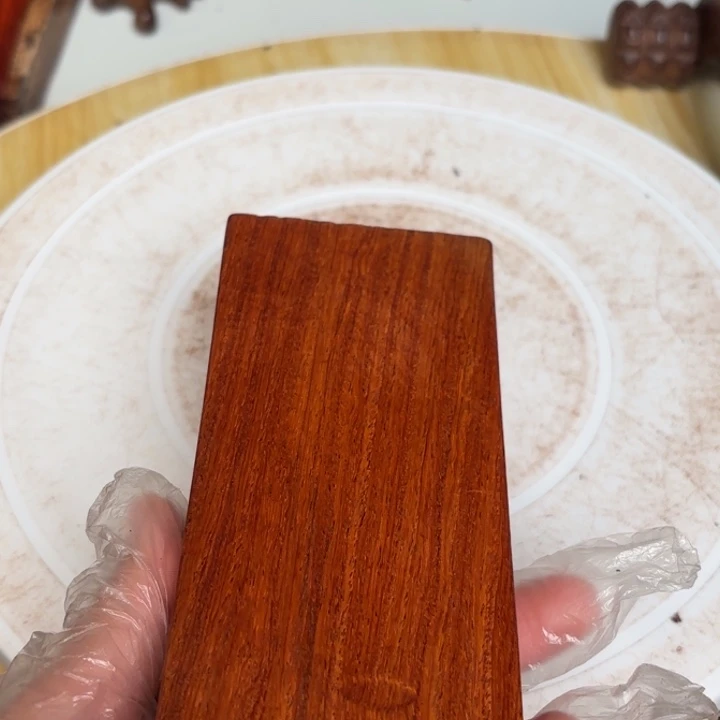 大叶紫檀（黑酸枝木类）