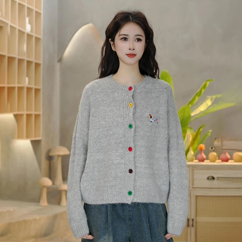 5108 冬季新款多巴胺彩扣可爱毛衣小狗刺绣时尚百搭开衫上衣