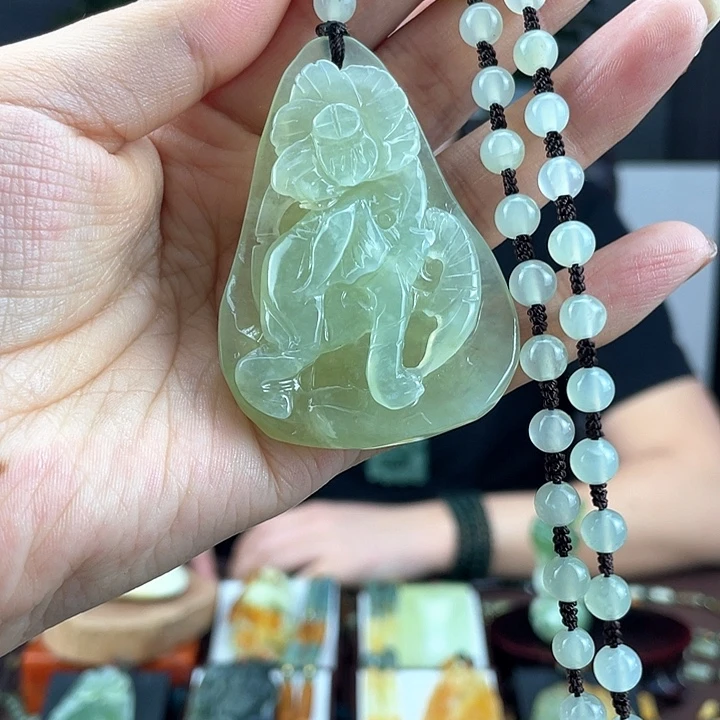 蛇纹石玉颈饰未镶嵌