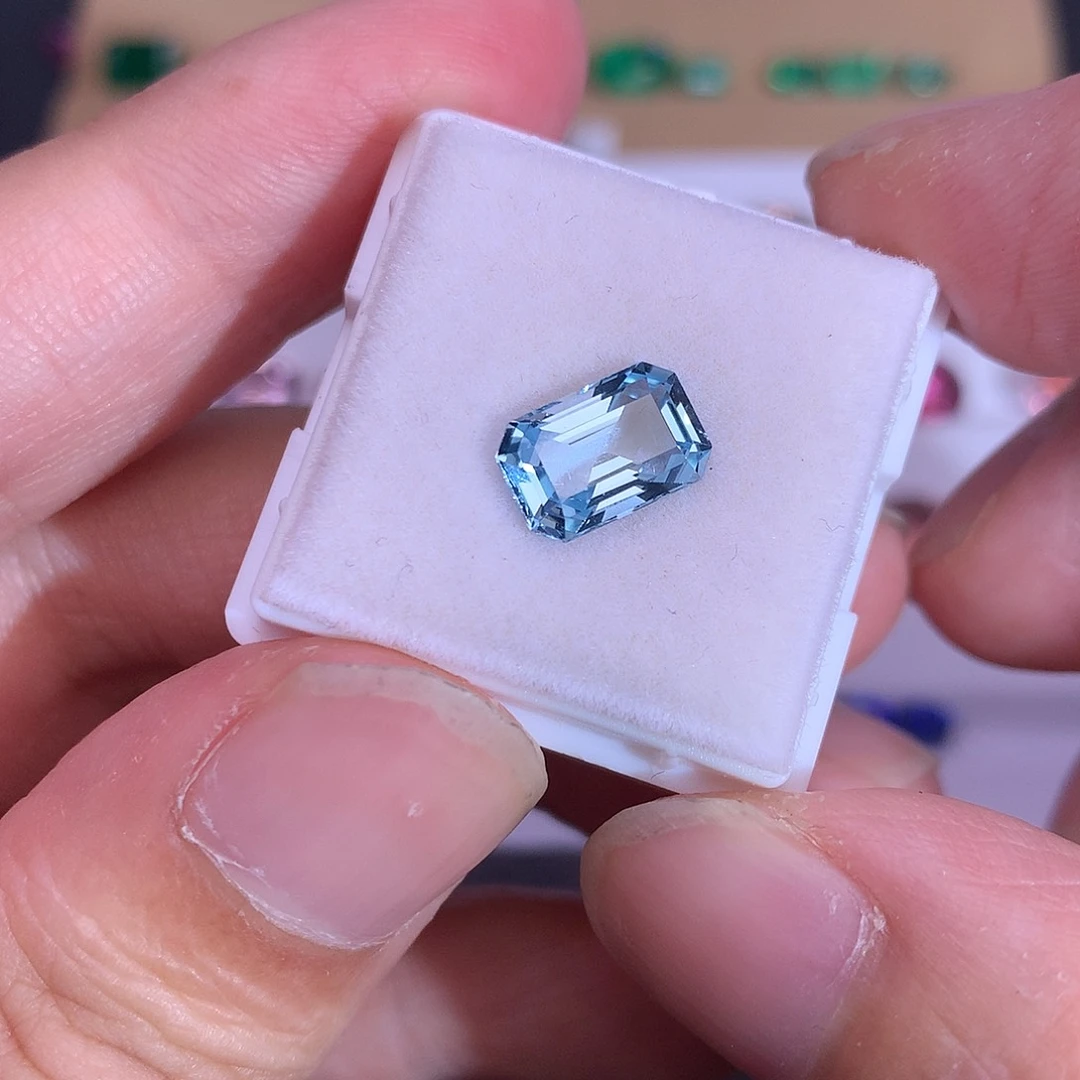 海蓝宝石笔搁未镶嵌1.72ct
