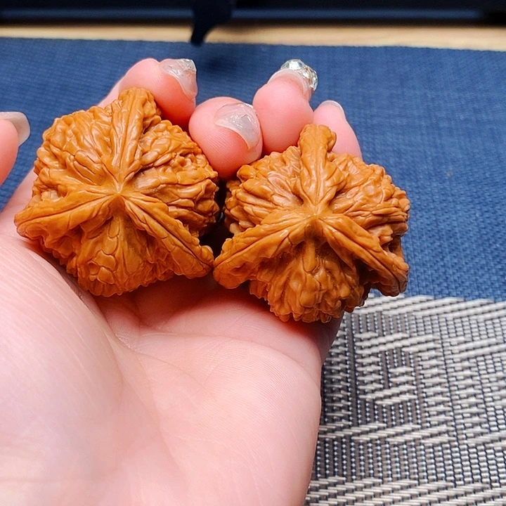 小****吊坠文玩核桃三棱