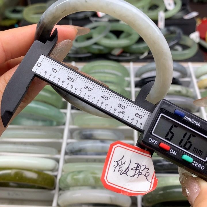 蛇纹石玉未镶嵌手镯681