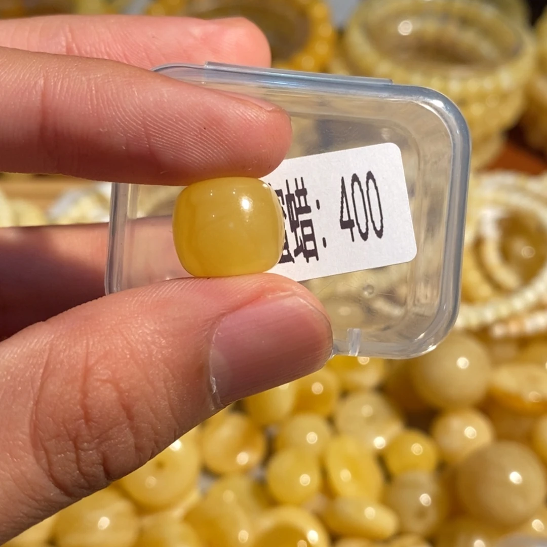 未镶嵌琥珀珠宝奇石400