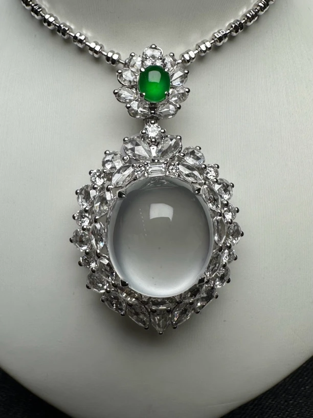 天花板玻璃种蛋面吊坠