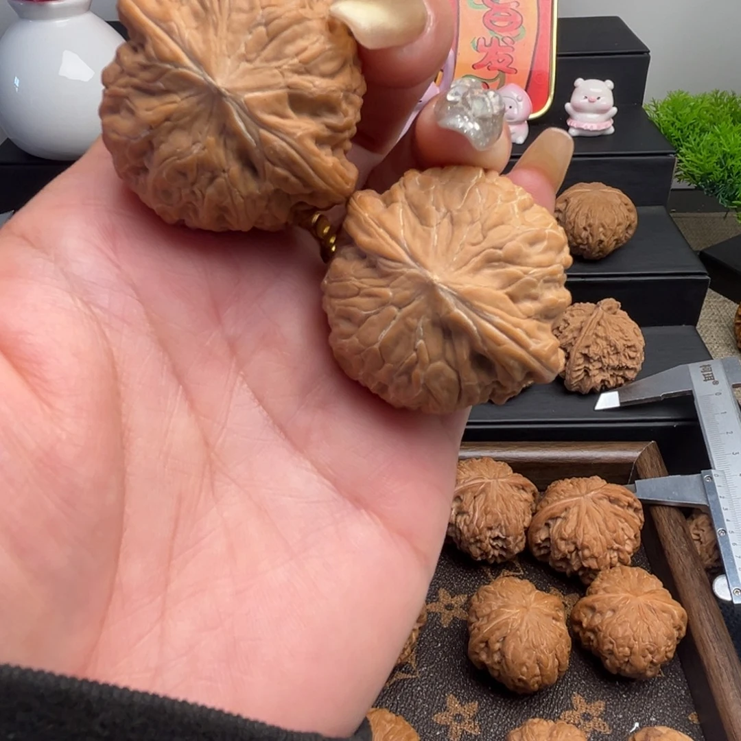 大***文玩核桃吊坠铁锤