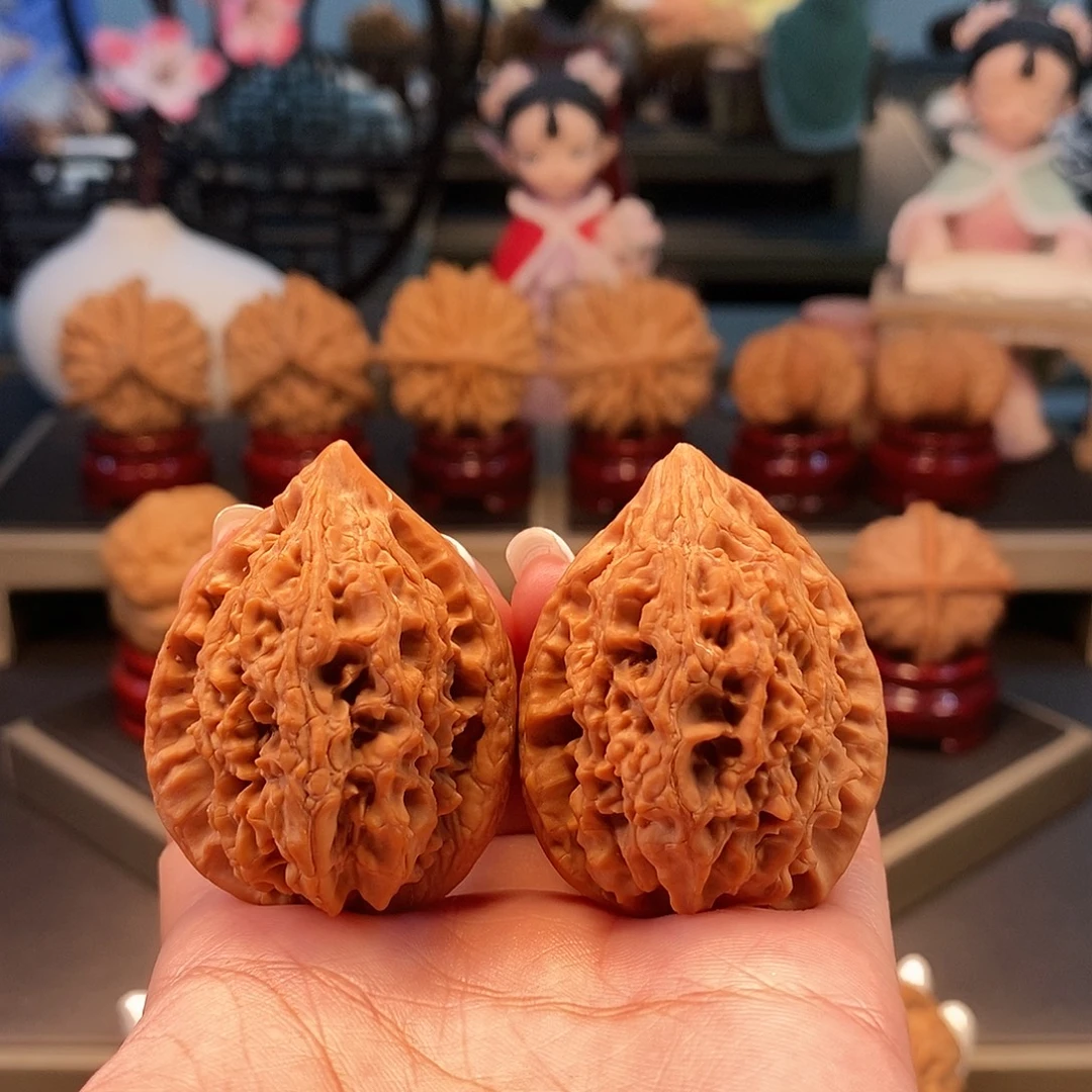 文玩核桃把件35十三陵鸡心