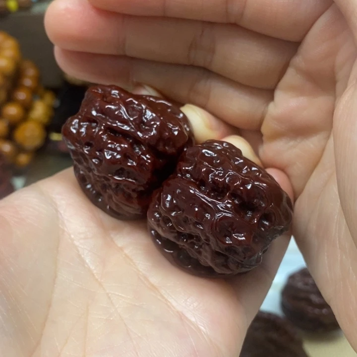 文玩核桃吊坠蛤蟆头