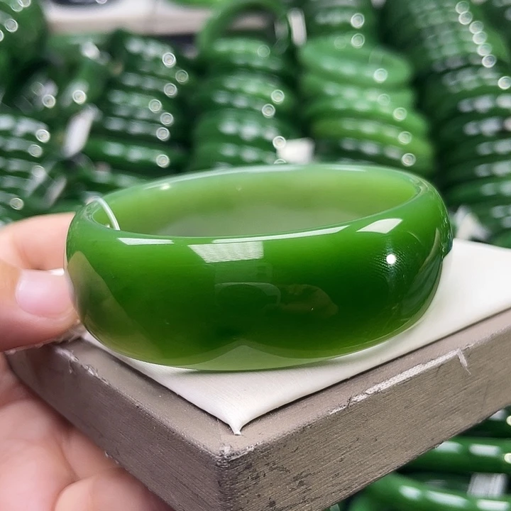 未镶嵌手镯和田玉（碧玉）