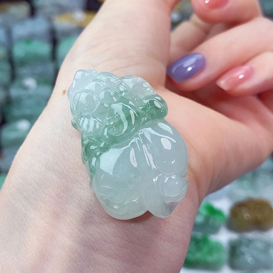 颈饰未镶嵌翡翠天然