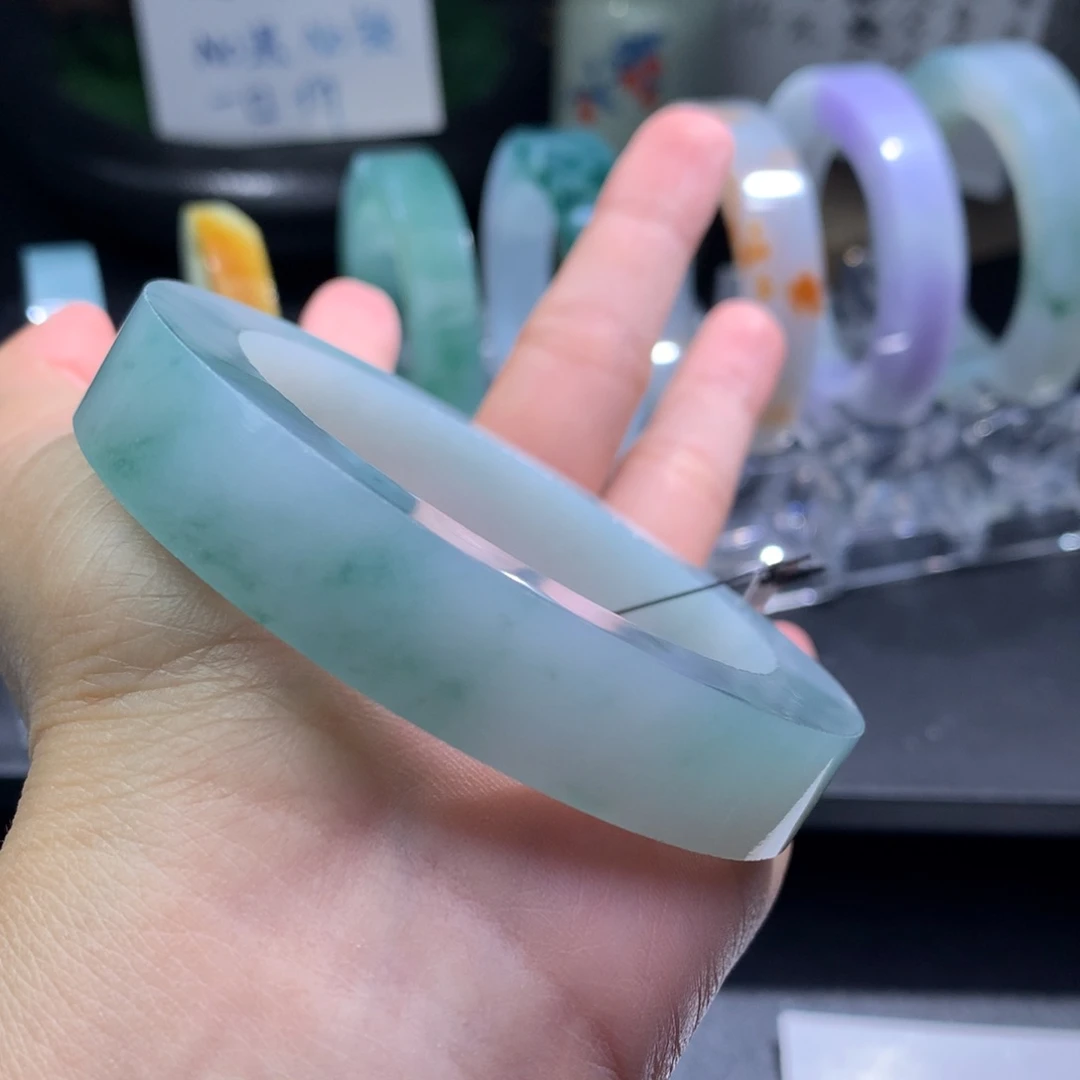 未镶嵌手镯定制翡翠