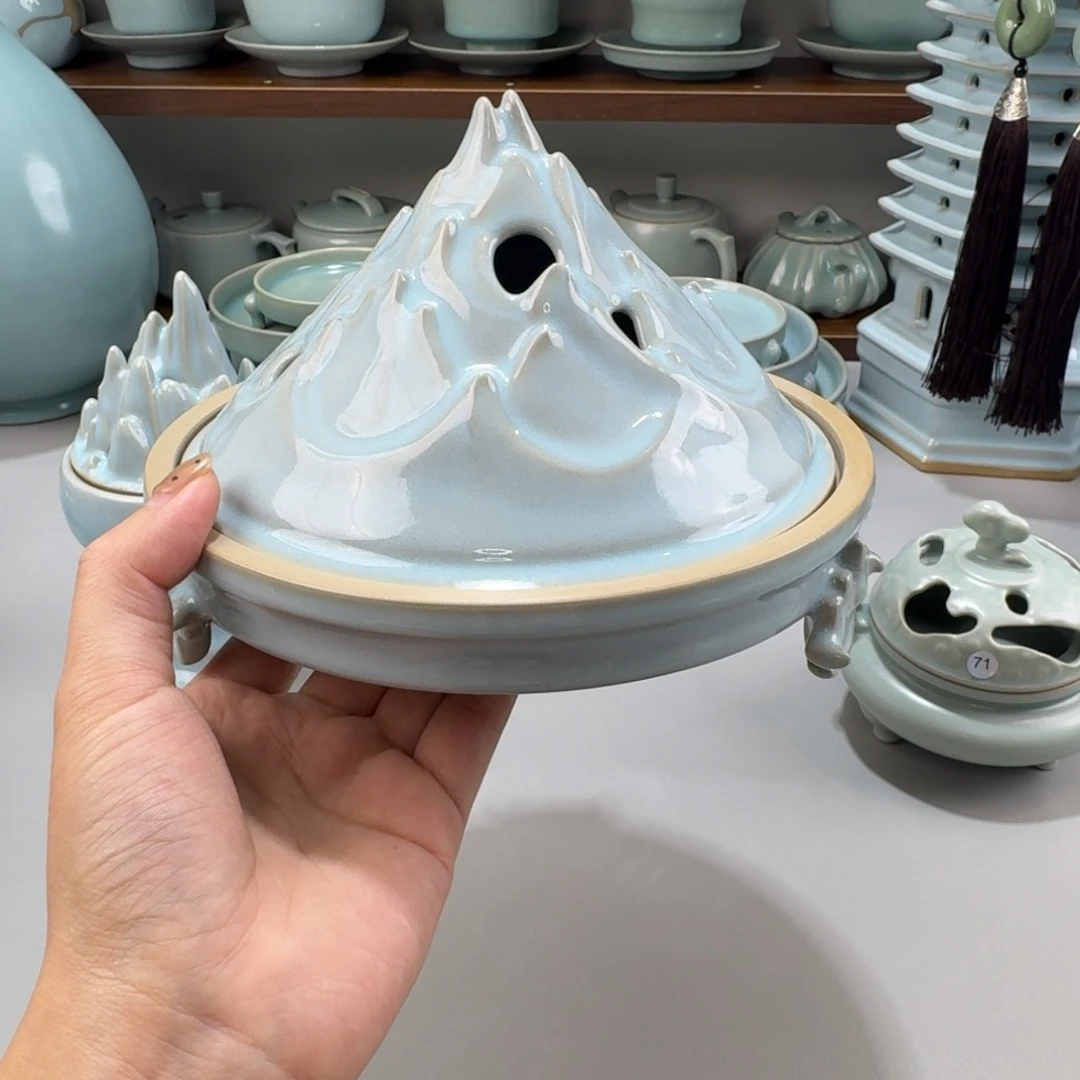 J***郭摆件瓷微瑕汝窑天青釉盘山炉