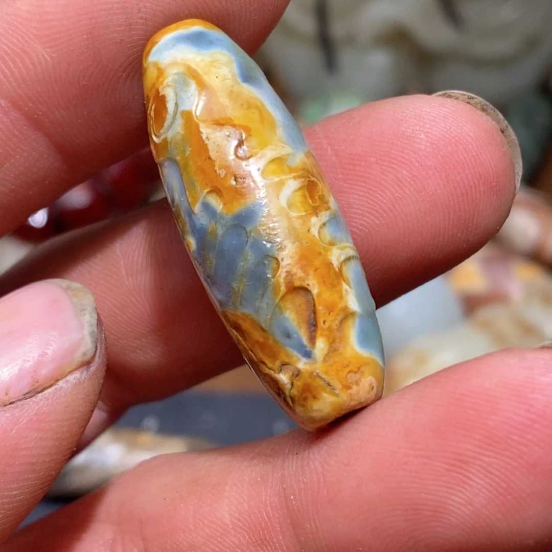 DIY琉璃珠子的颜色是蓝色和