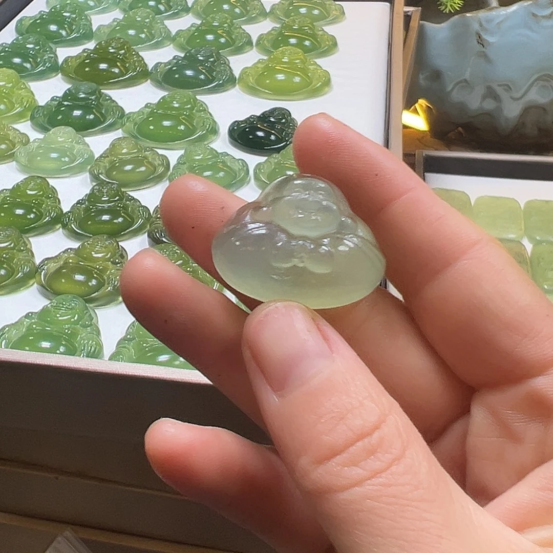 蛇纹石玉未镶嵌吊坠