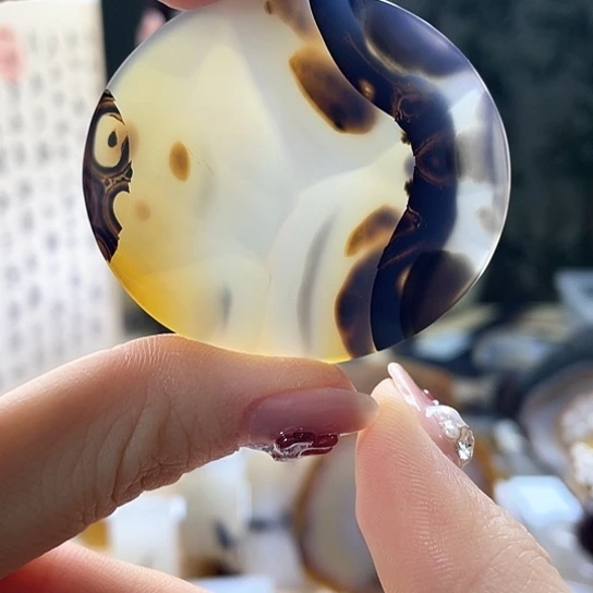 玛瑙/玉髓颈饰未镶嵌