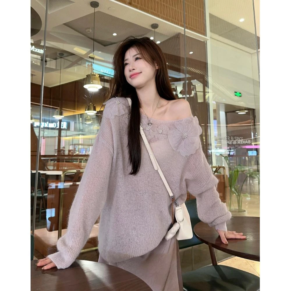 紫色立体花朵一字肩毛衣女秋冬新款宽松慵懒风软糯针织衫上衣