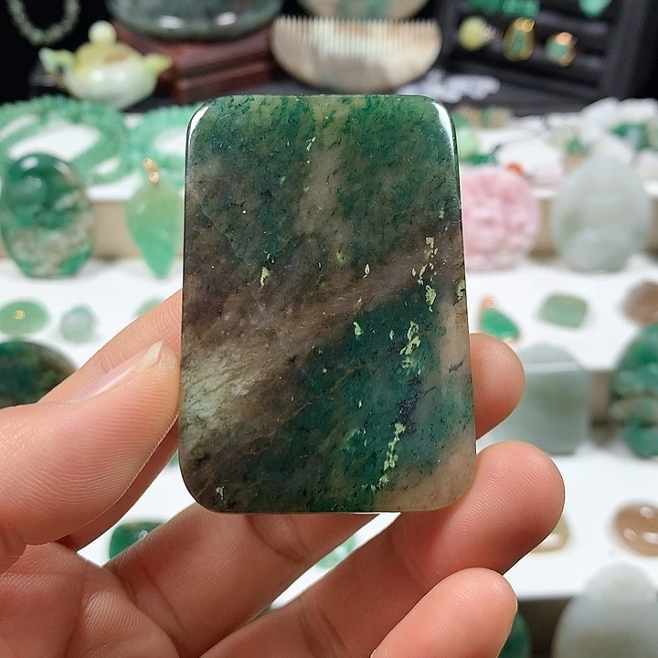 未镶嵌独山玉颈饰