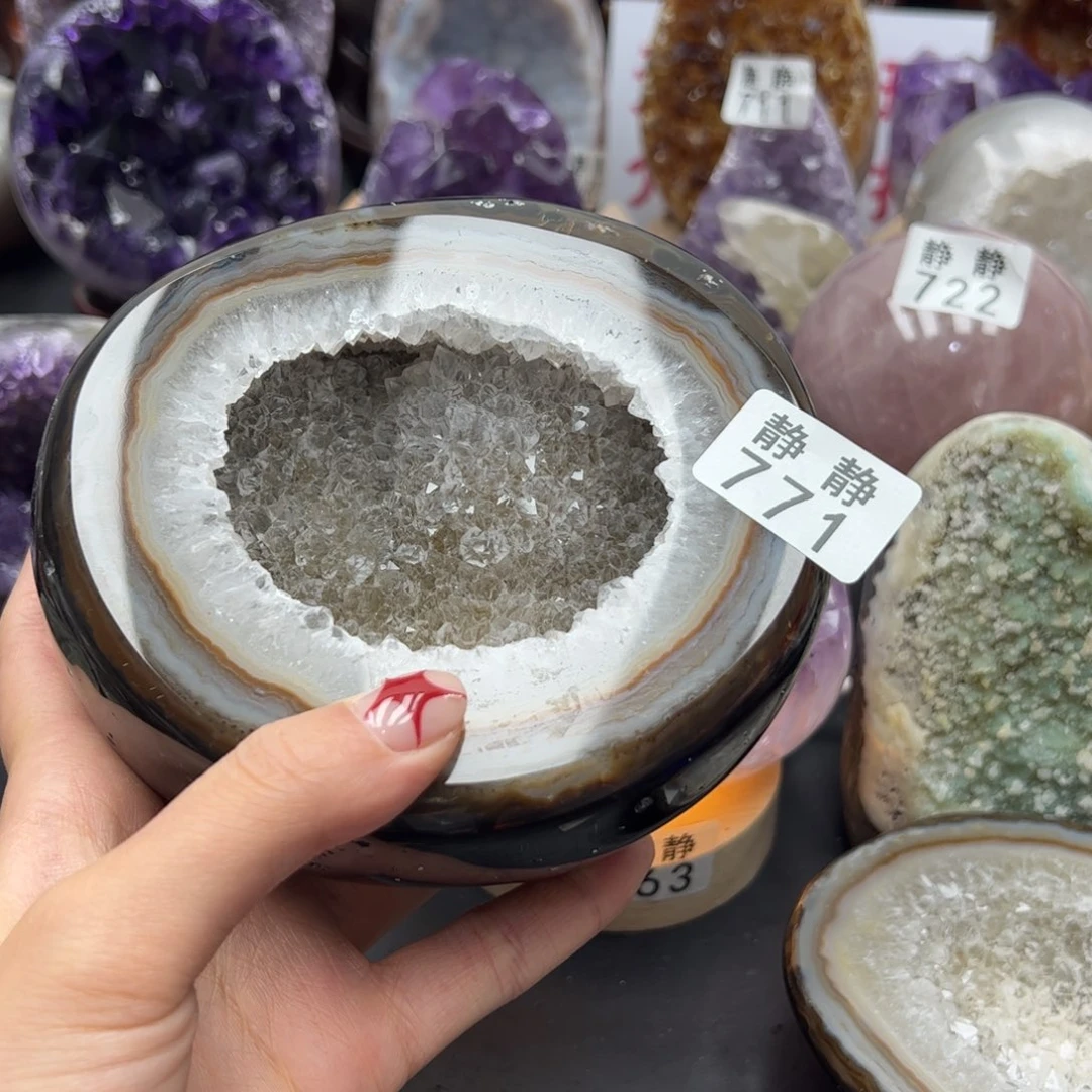 未镶嵌水晶大型摆件（非配饰）月****?771