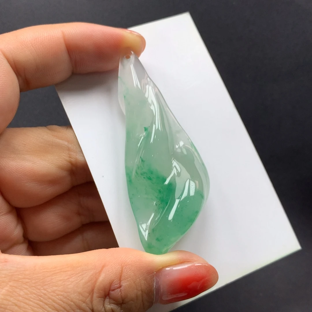 石英质玉未镶嵌颈饰