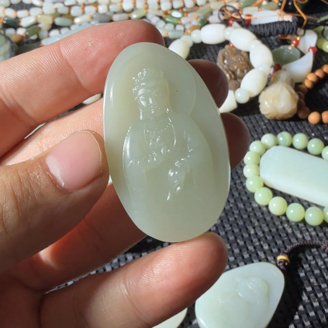 和田玉未镶嵌颈饰