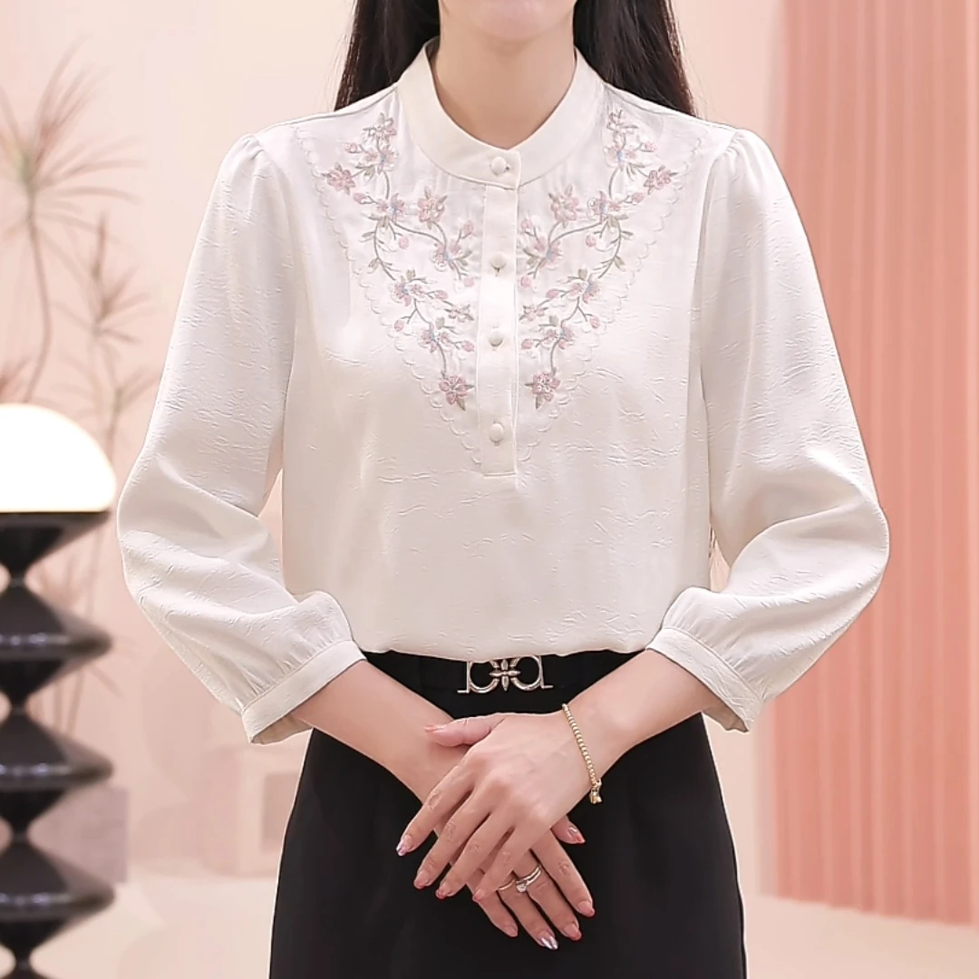 【白玉兰花】秋季圆领彩绘刺绣减龄百搭温婉洋气显白女士气质上衣
