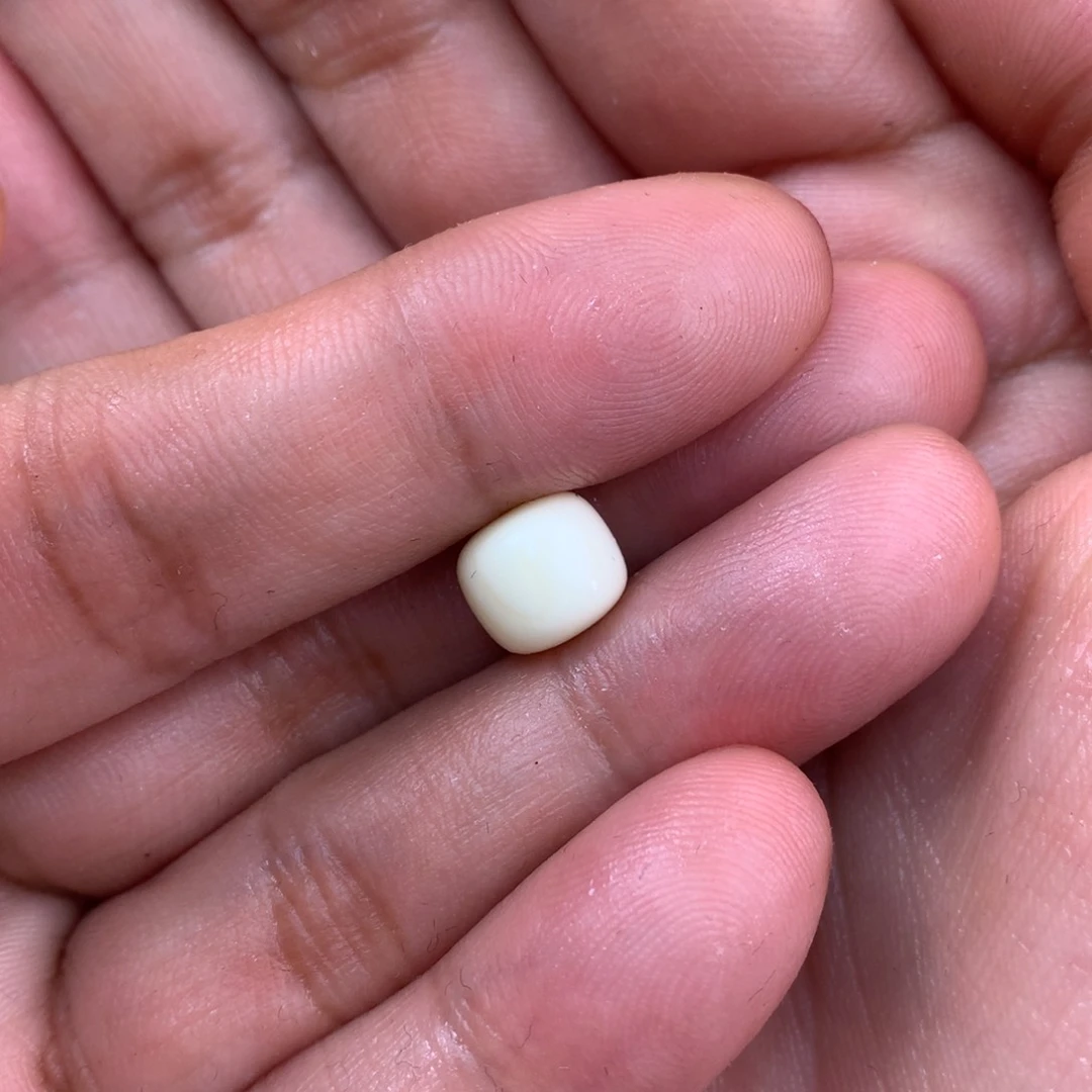 未镶嵌琥珀裸石.蜜蜡