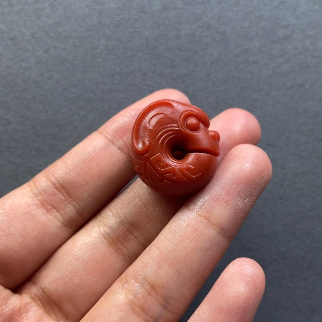 南红玛瑙配饰未镶嵌玉猪龙