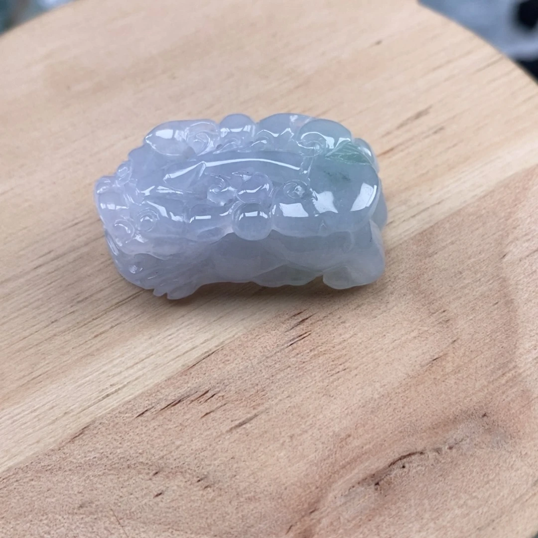 翡翠未镶嵌颈饰多人如意貔貅