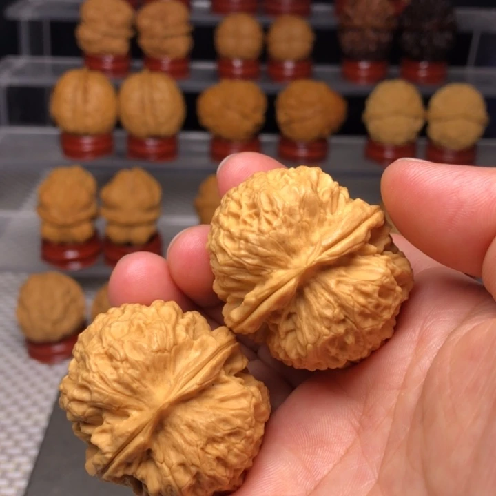 文玩核桃把件35麒麟王