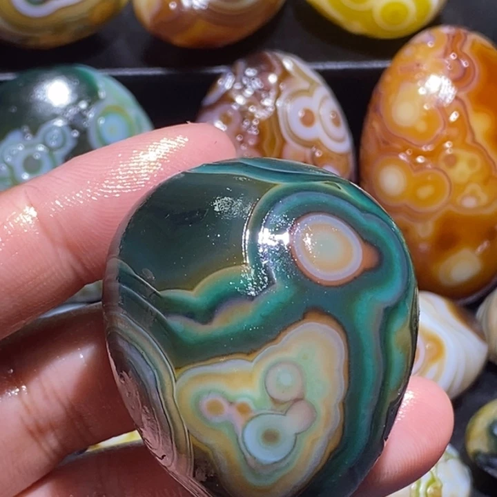 玛瑙/玉髓未镶嵌珠宝奇石57