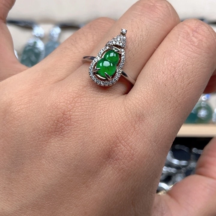 翡翠未镶嵌戒指戒指