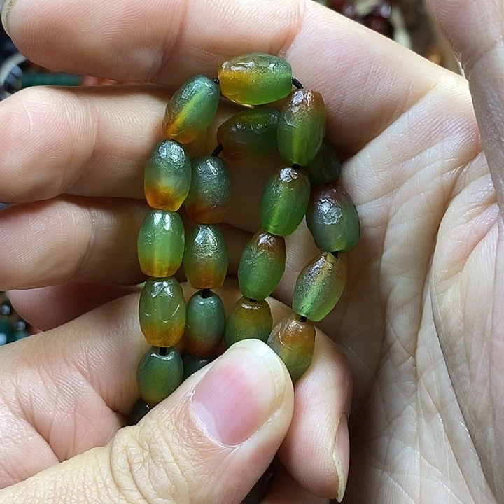 未镶嵌颈饰玛瑙/玉髓一**情