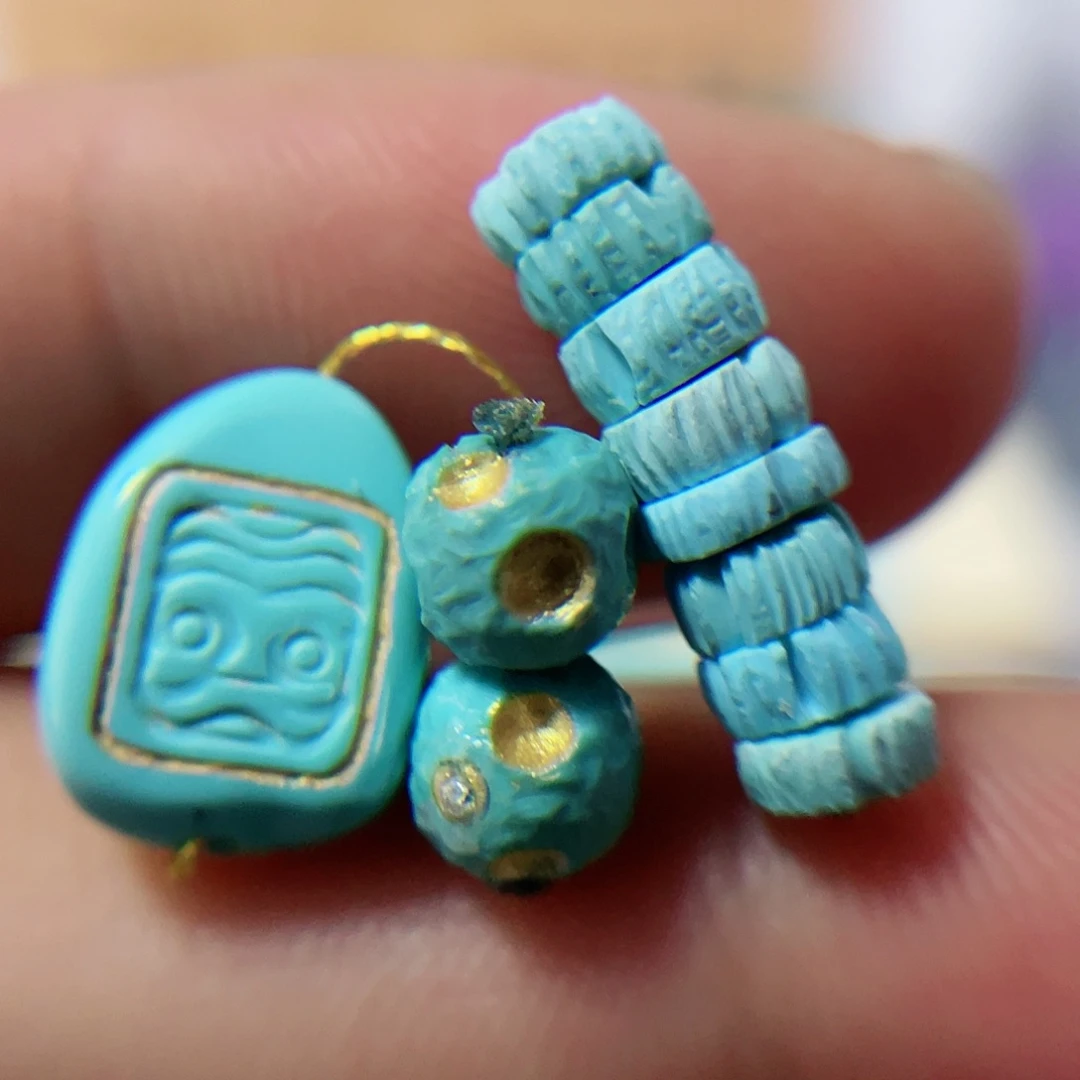 绿松石配饰未镶嵌