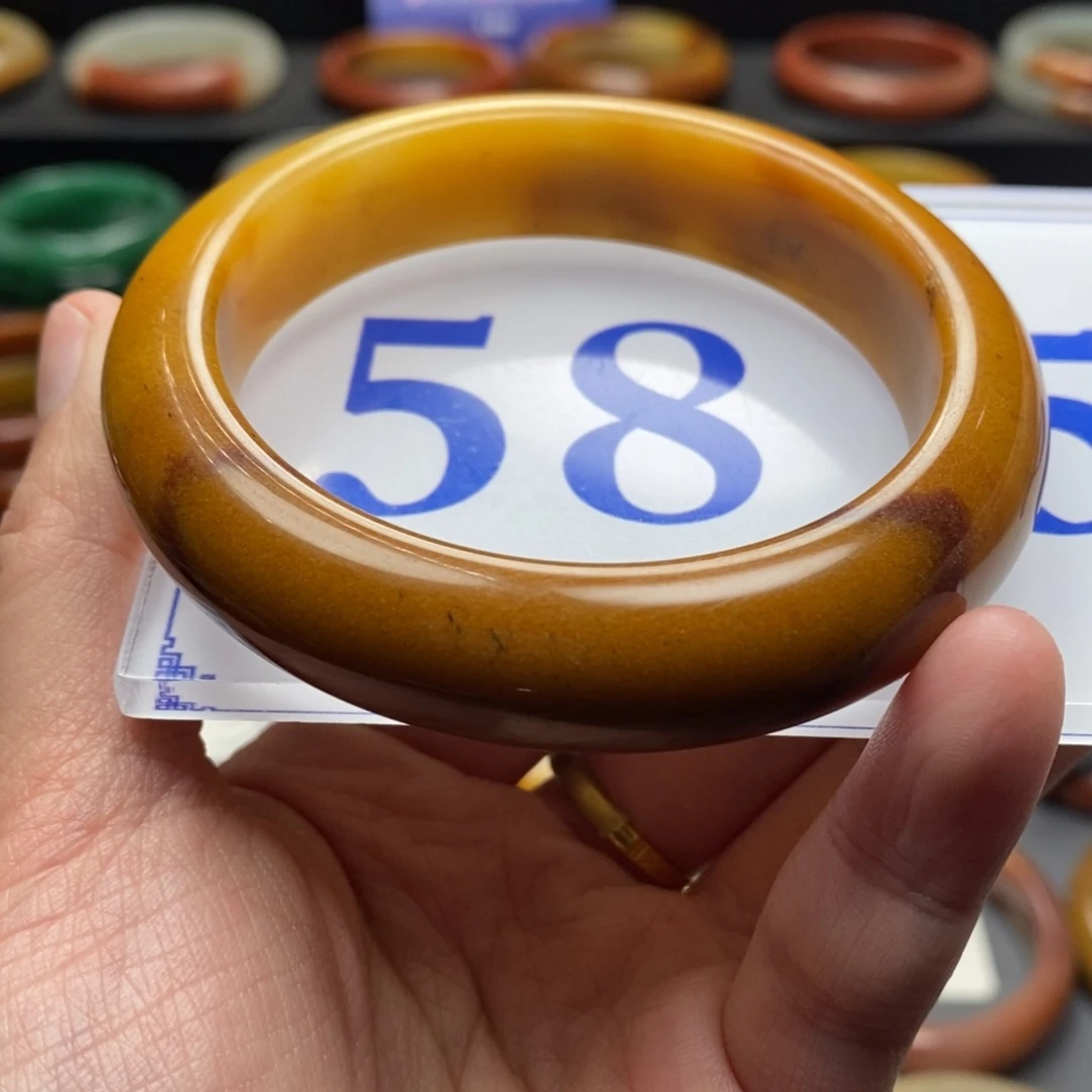 石英质玉（黄龙玉）手镯未镶嵌