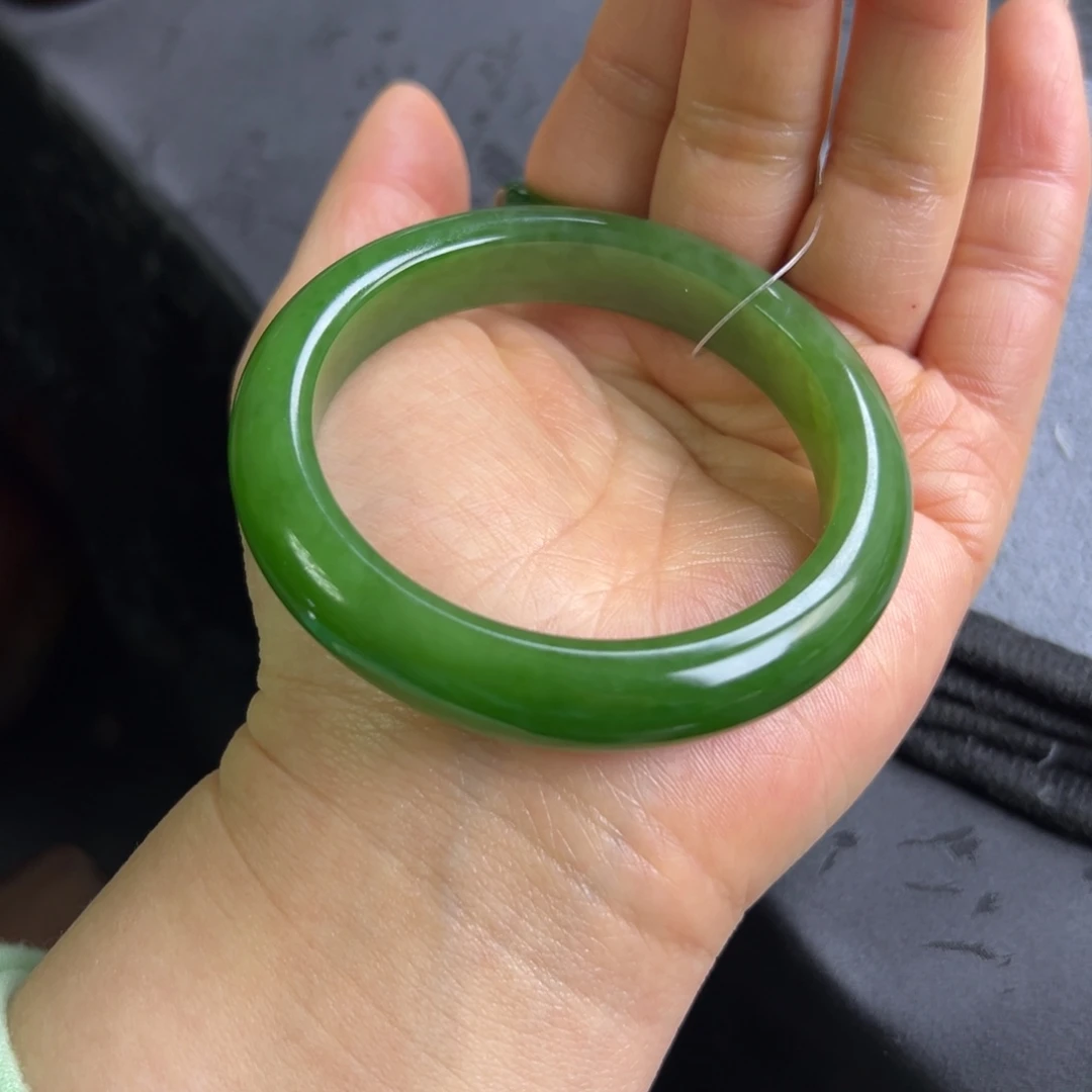 和田玉（碧玉）未镶嵌手镯