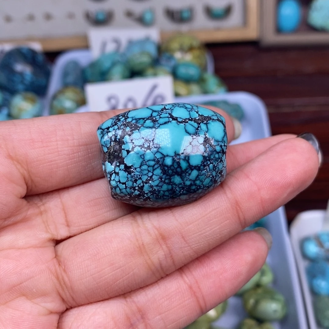 流***风绿松石未镶嵌挂件