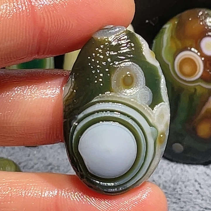 玛瑙/玉髓未镶嵌珠宝奇石